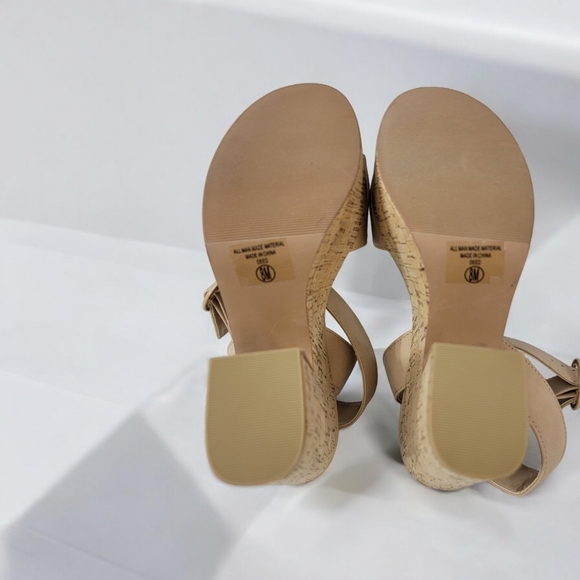 Y. Not? Women's size 8M Beige cork wedged strappy heels. SEE Pics - Picture 8 of 12